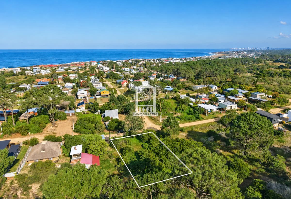 Manantiales, terreno en venta de 404 m2.