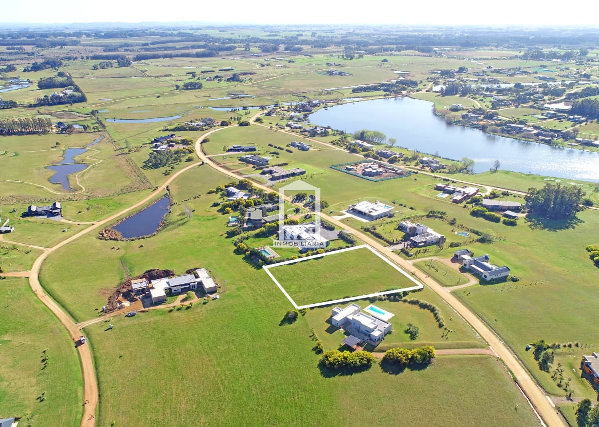 Pueblo Mío, Lote central, alto. 4.086 m2