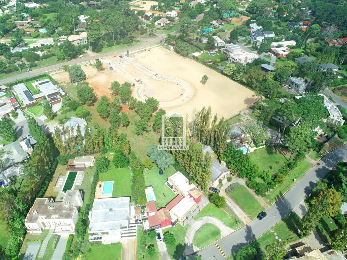 Nuevo barrio privado en zona de colegios.