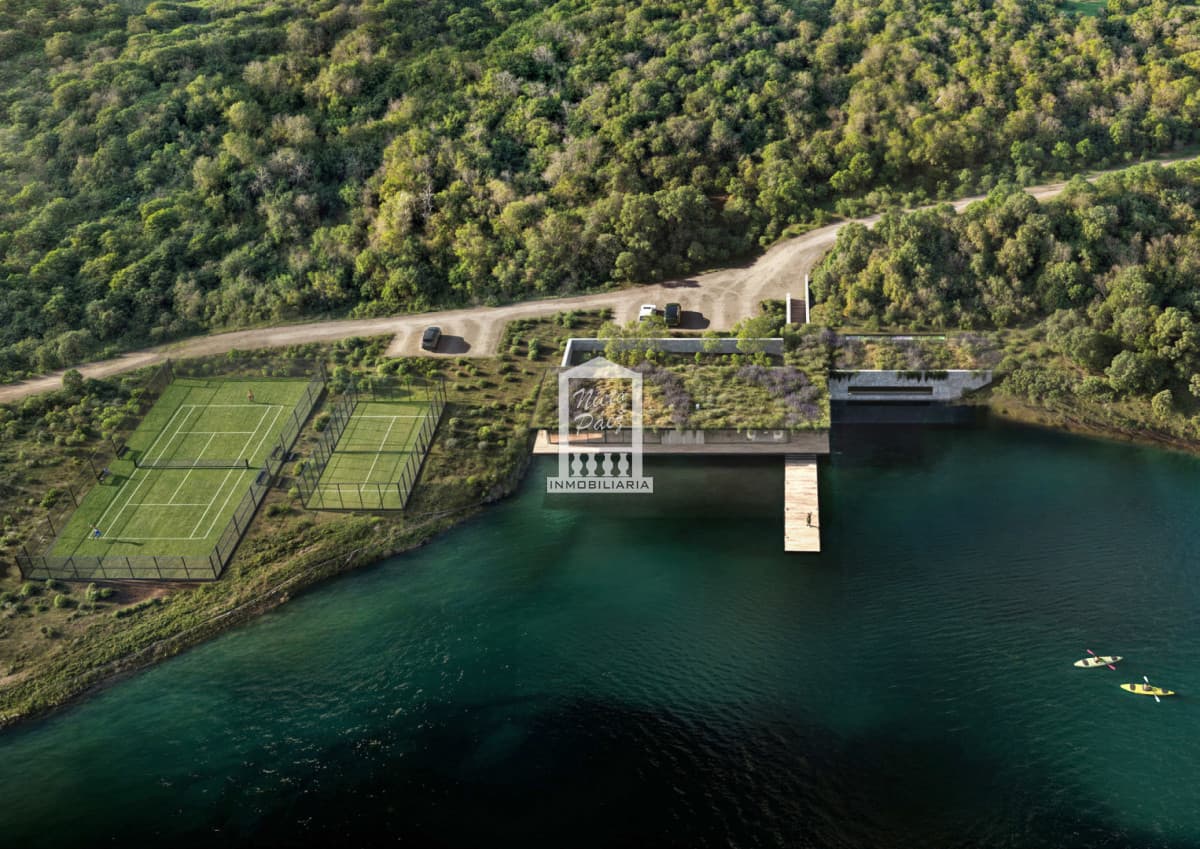 The Colette Farm, sobre laguna, 30.011 m2