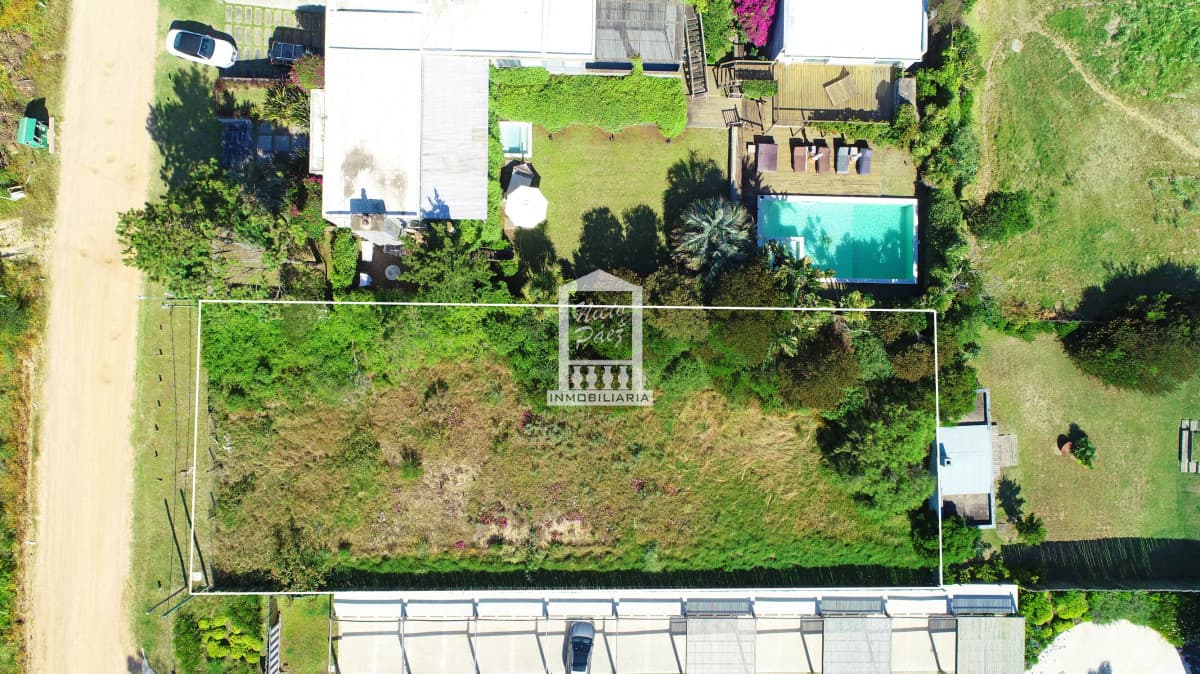 Manantiales. 1.021 m2 a metros de Bikini