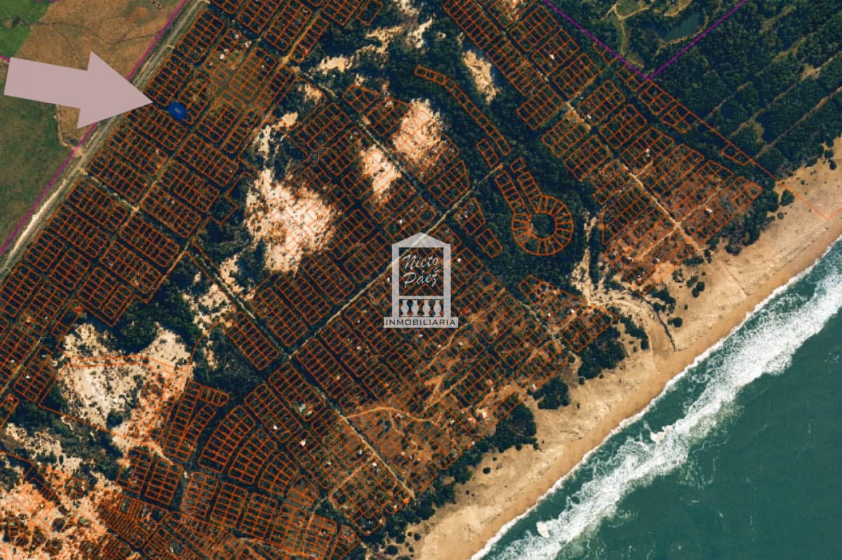 Santa Isabel de la Pedrera, a 7 cuadras del océano.