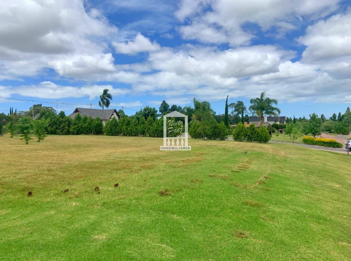 Barrio privado CARMEL. Lote de 2.168 m2