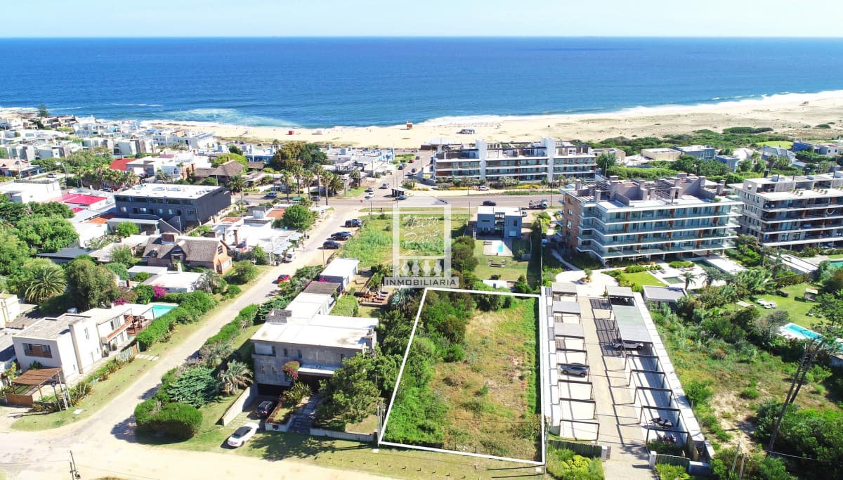 Manantiales. 1.021 m2 a metros de Bikini