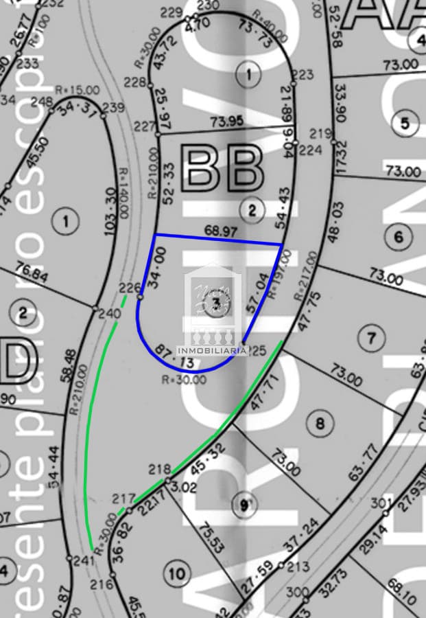 Pueblo Mío, 4.115 m2 en la parte alta.
