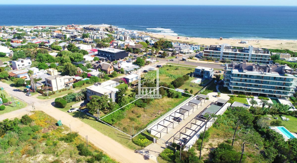 Manantiales. 1.021 m2 a metros de Bikini
