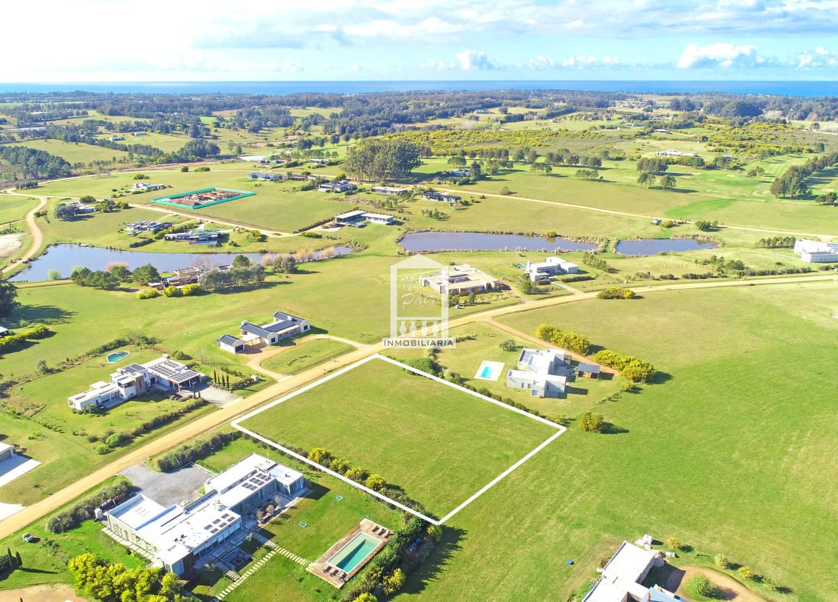 Pueblo Mío, Lote central, alto. 4.086 m2