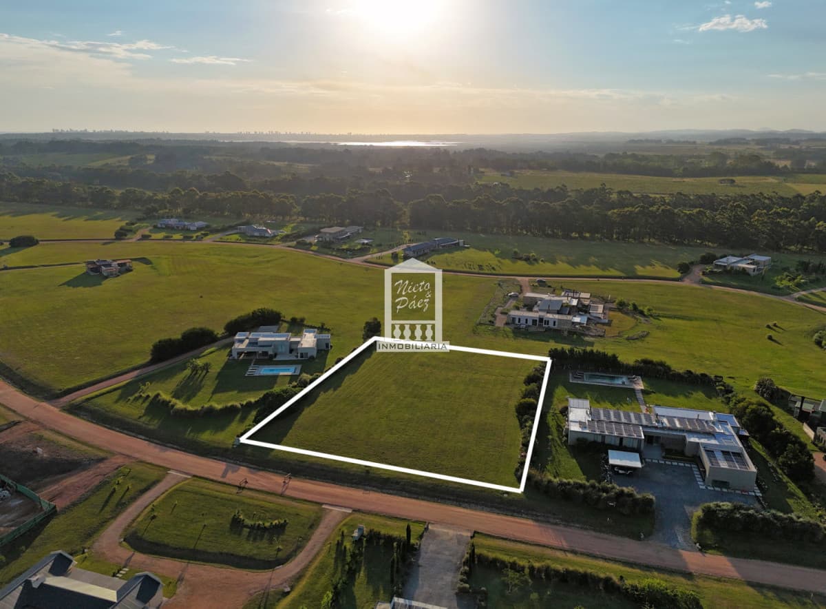 Pueblo Mío, Lote central, alto. 4.086 m2