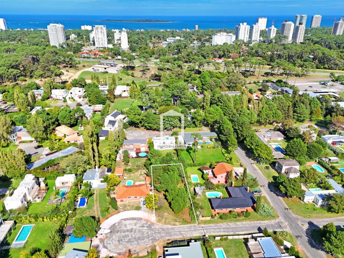 Barrio Privado La Residence, lote 813 m2
