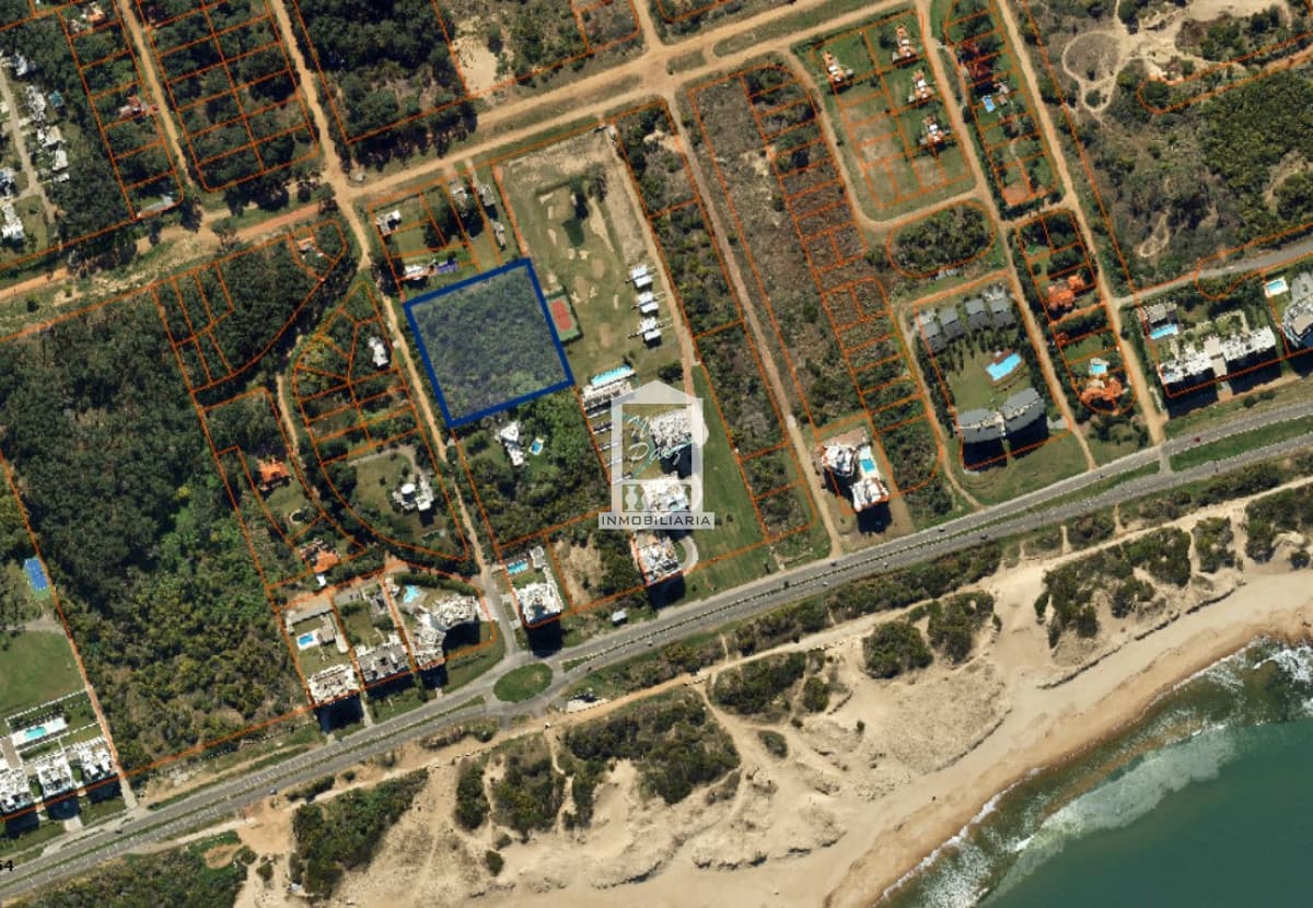 10.000 m2 en Rincón del Indio, apto para bloque