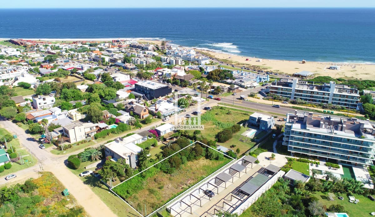 Manantiales. 1.021 m2 a metros de Bikini