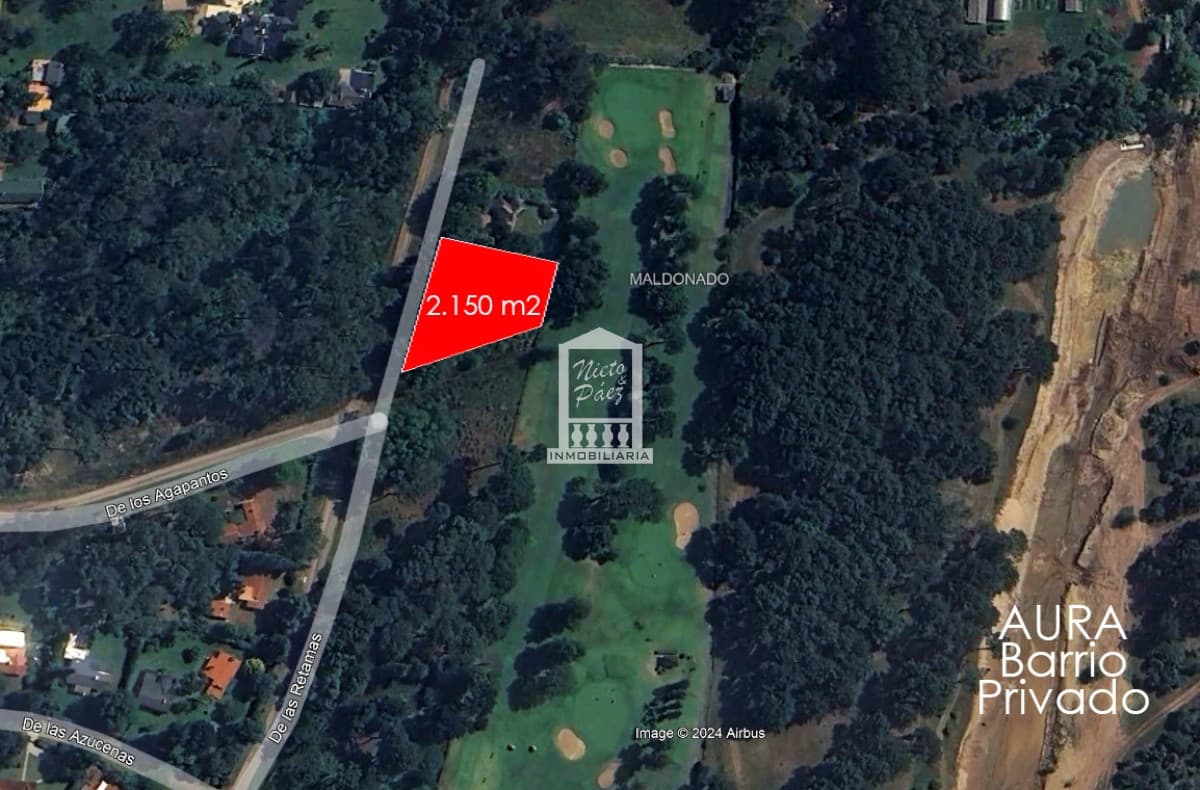 Sobre campo de golf.
