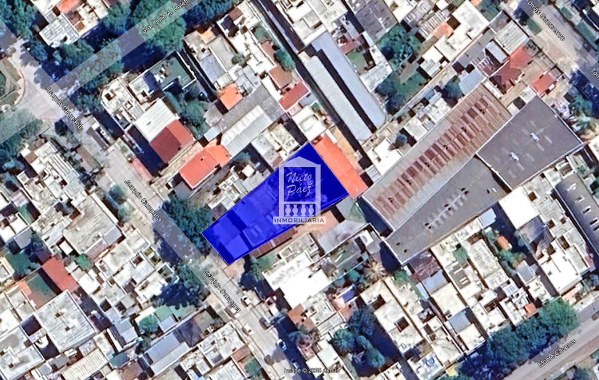 670 m2. Apto para 3 pisos. Jacinto Vera.
