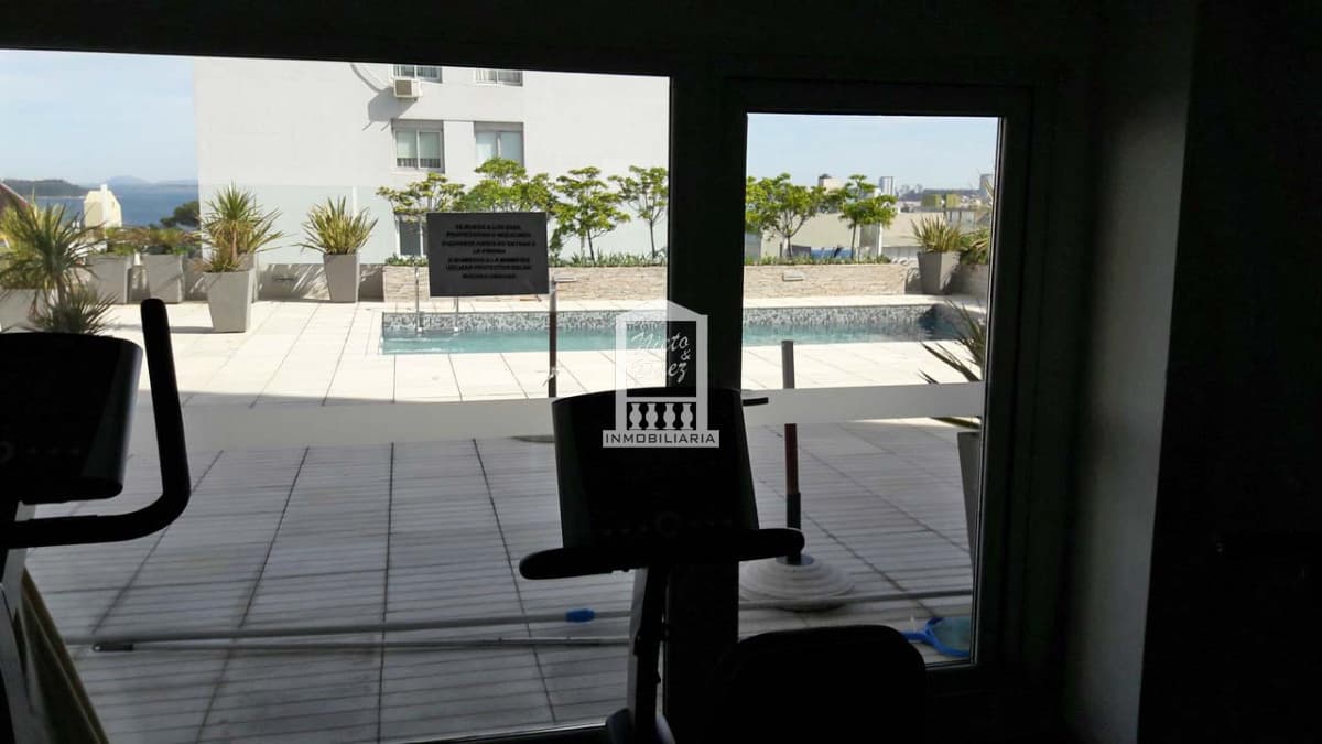 Lux Tower, piso alto. 2 dorm, garaje