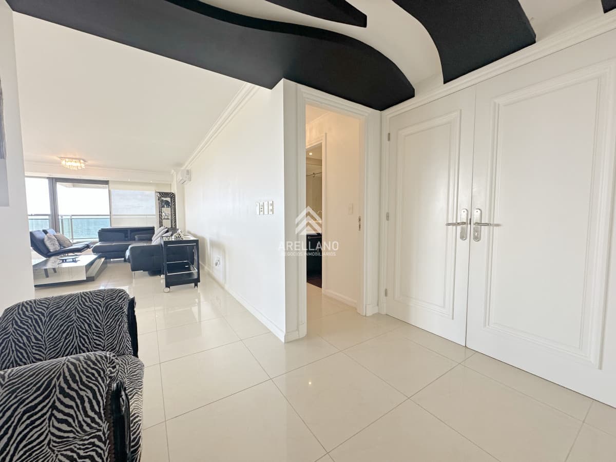 Apartamento ID.4643 - Esquinero en Imperiale, 4 suites.