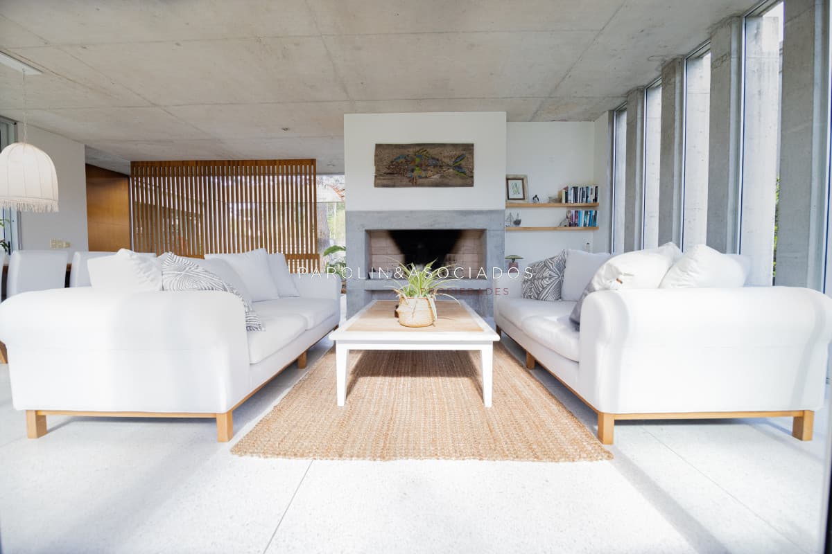 Casa en venta de 4 dormitorios, en Rincon del Indio