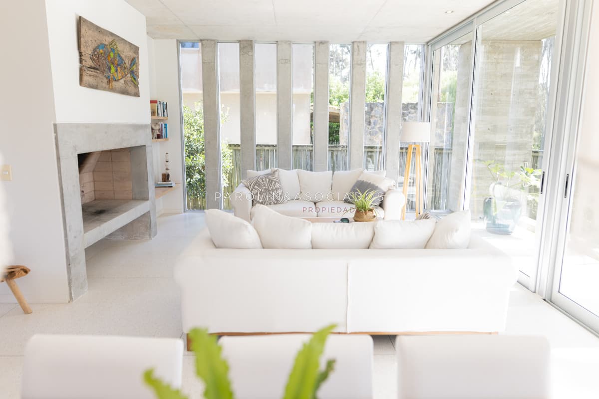Casa en venta de 4 dormitorios, en Rincon del Indio