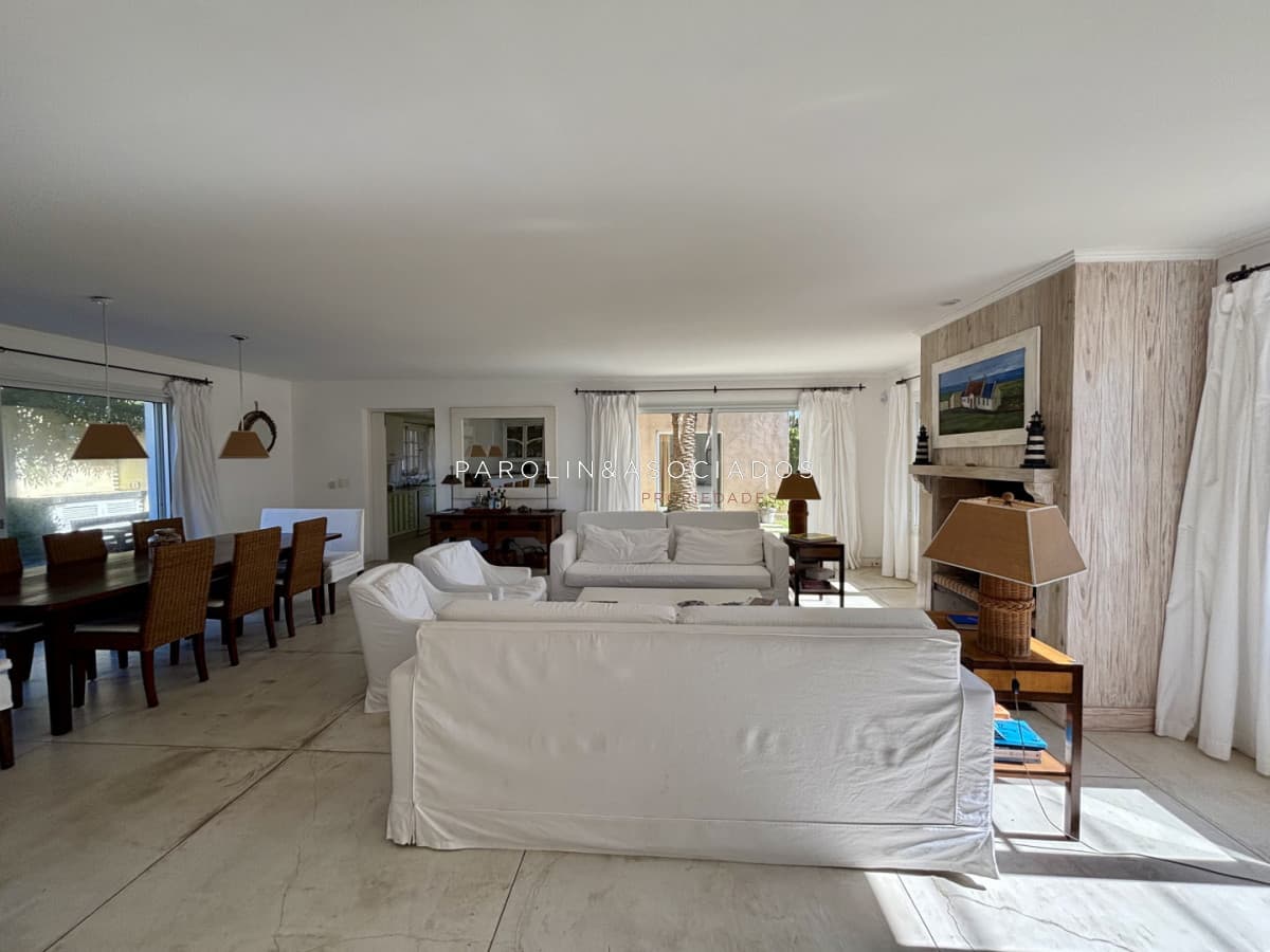 Casa en venta de 4 dormitorios, en la Península