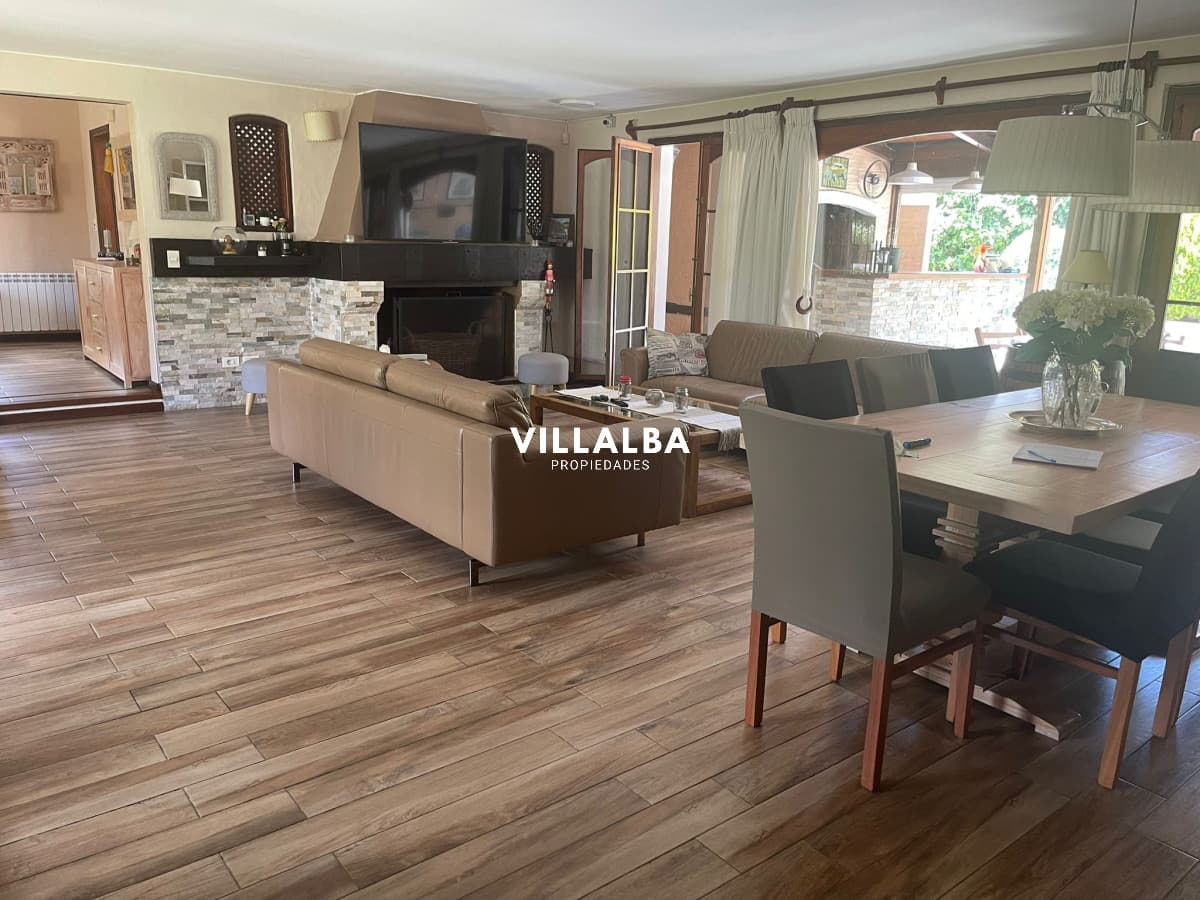 Casa en venta de 4 dormitorios en playa Mansa