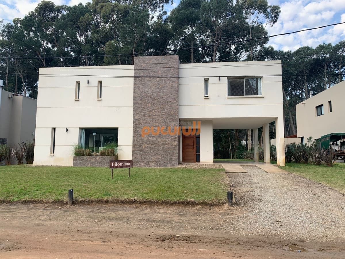 CASA A LA VENTA EN SOLANAS