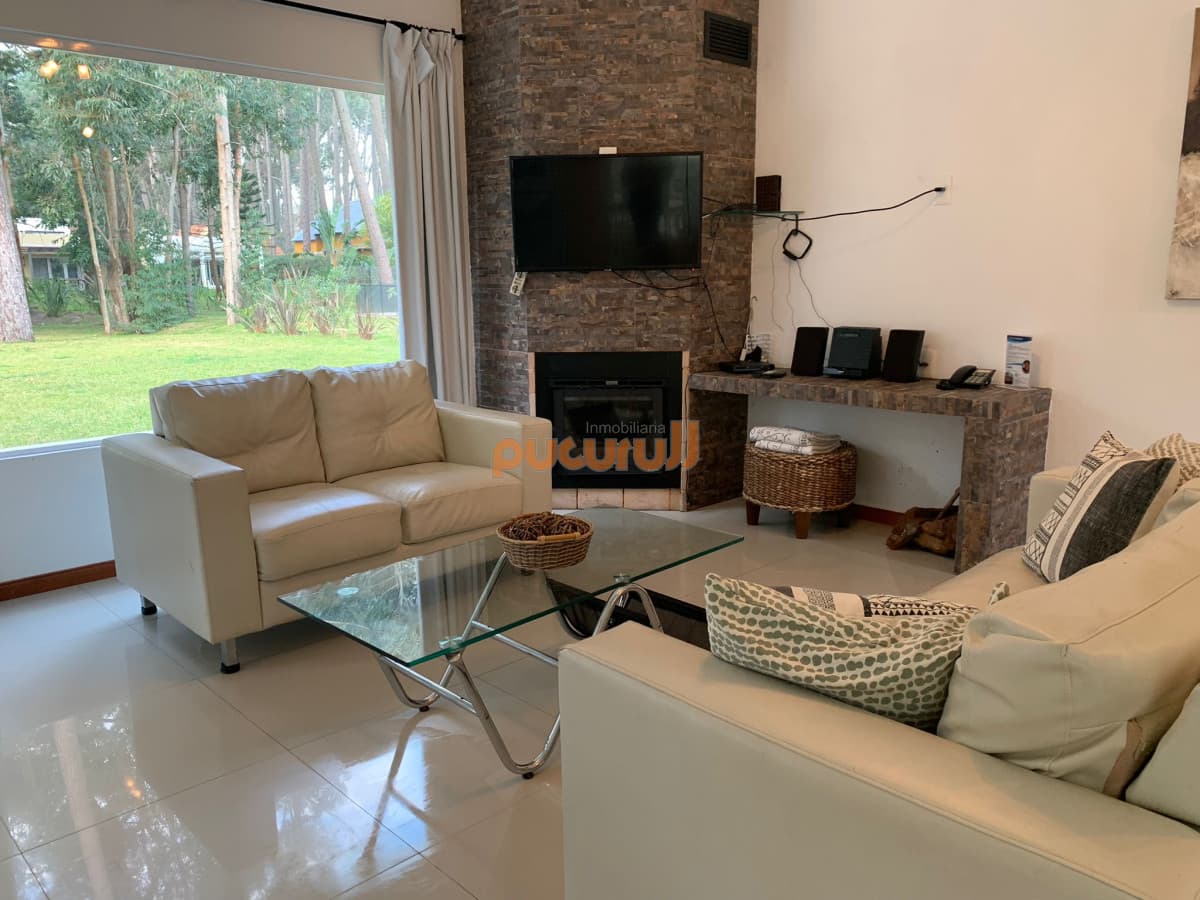 CASA A LA VENTA EN SOLANAS