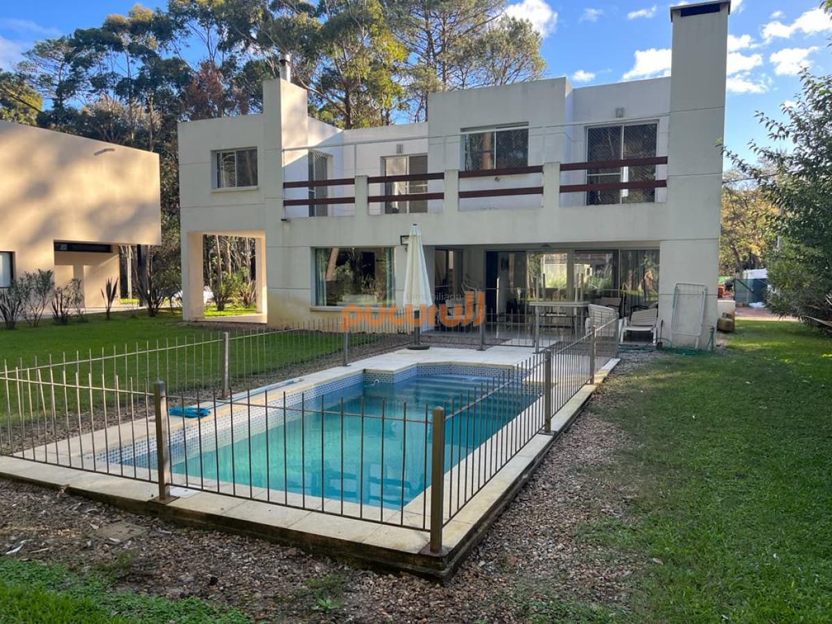 CASA A LA VENTA EN SOLANAS