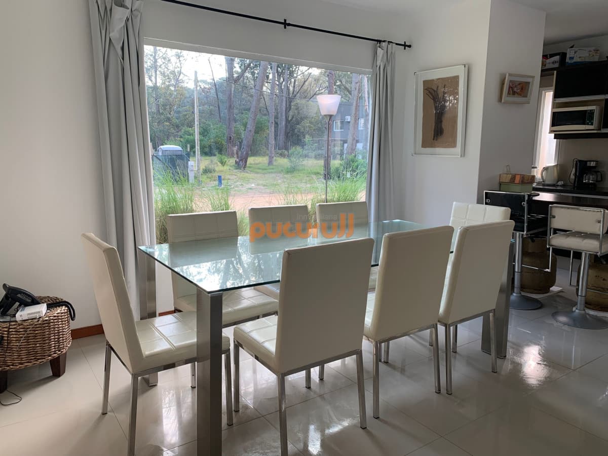 CASA A LA VENTA EN SOLANAS