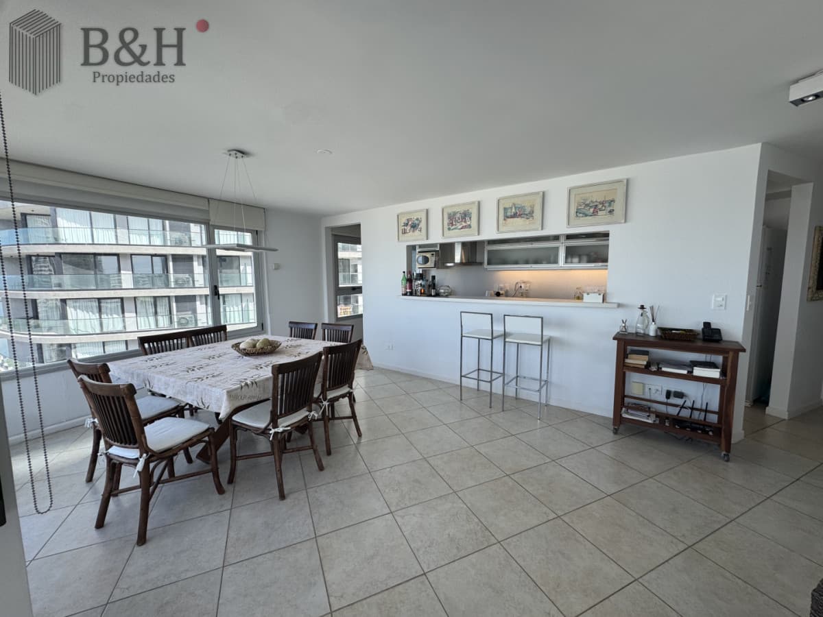 Apartamento en alquiler temporal de 3 dormitorios en Playa Brava
