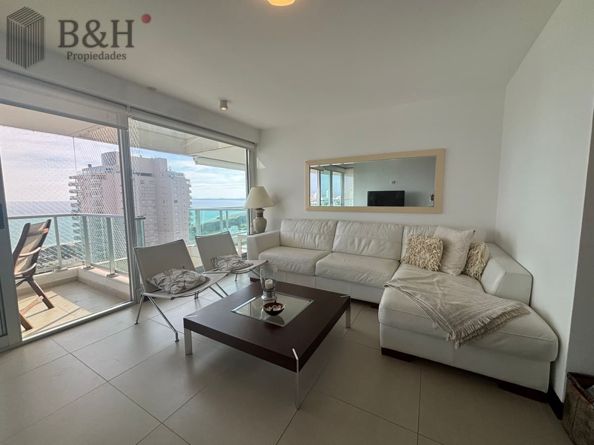 Apartamento en alquiler invernal de 3 suites en Gala Tower playa mansa