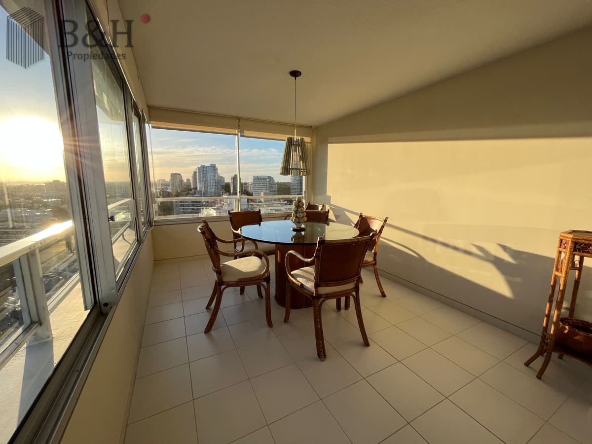 Apartamento en venta playa brava - piso alto en Tiburon II