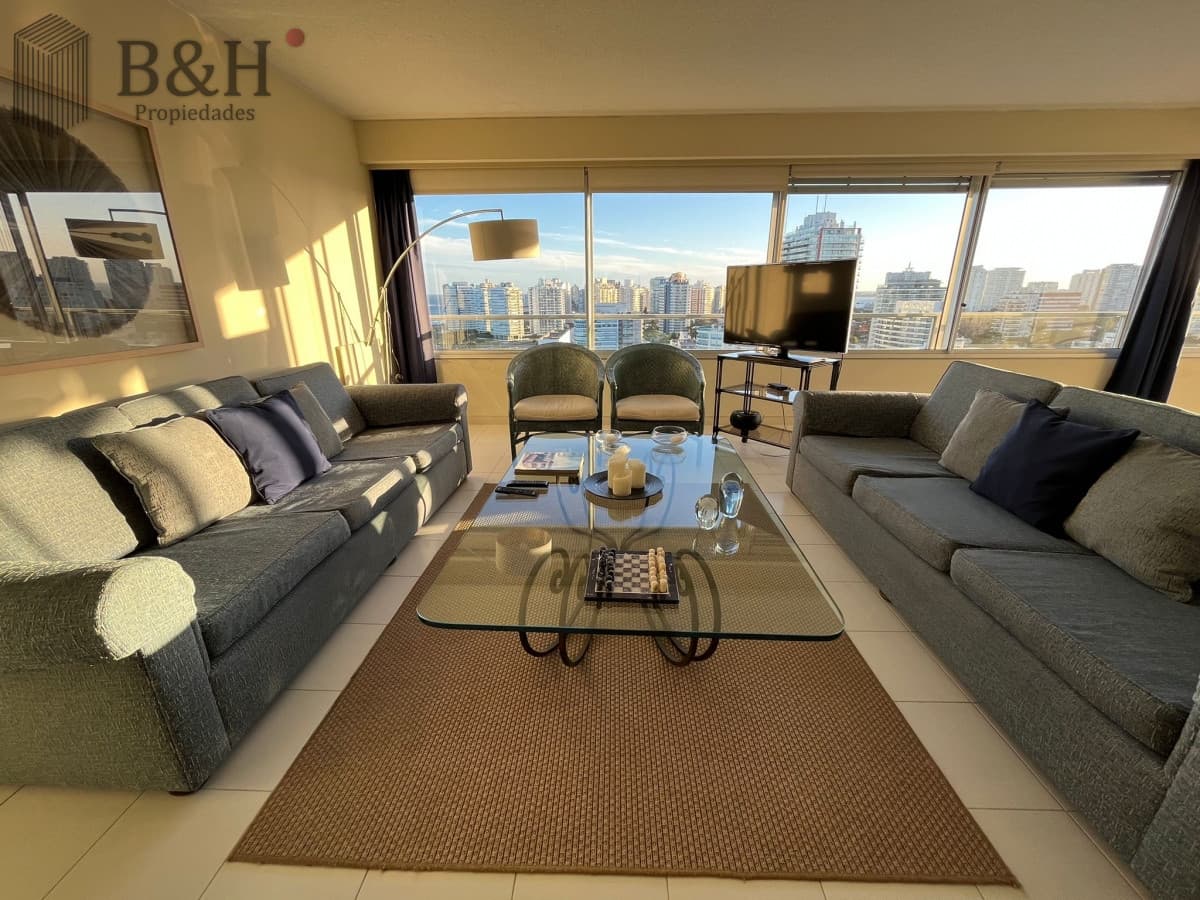 Apartamento en venta playa brava - piso alto en Tiburon II