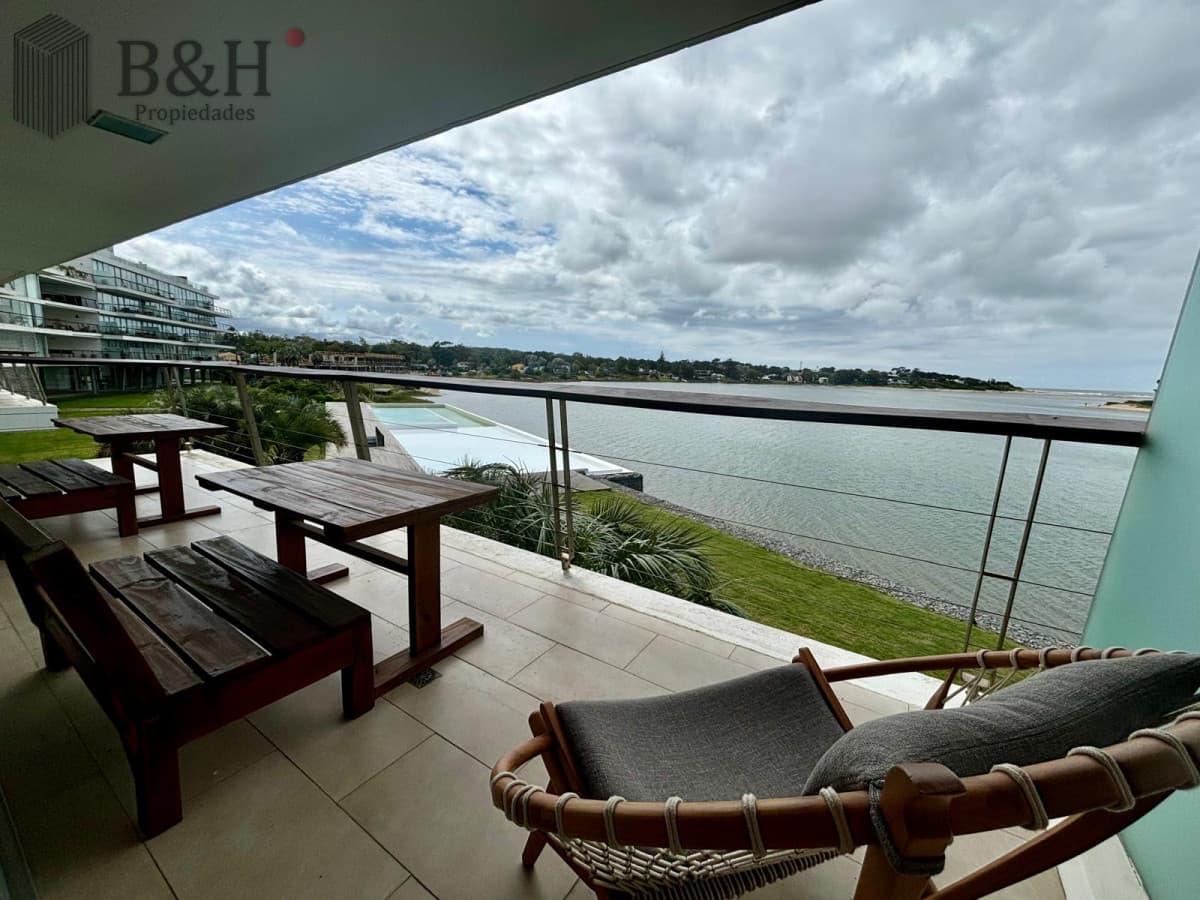 Apartamento en venta de 3 dormitorios en La Barra