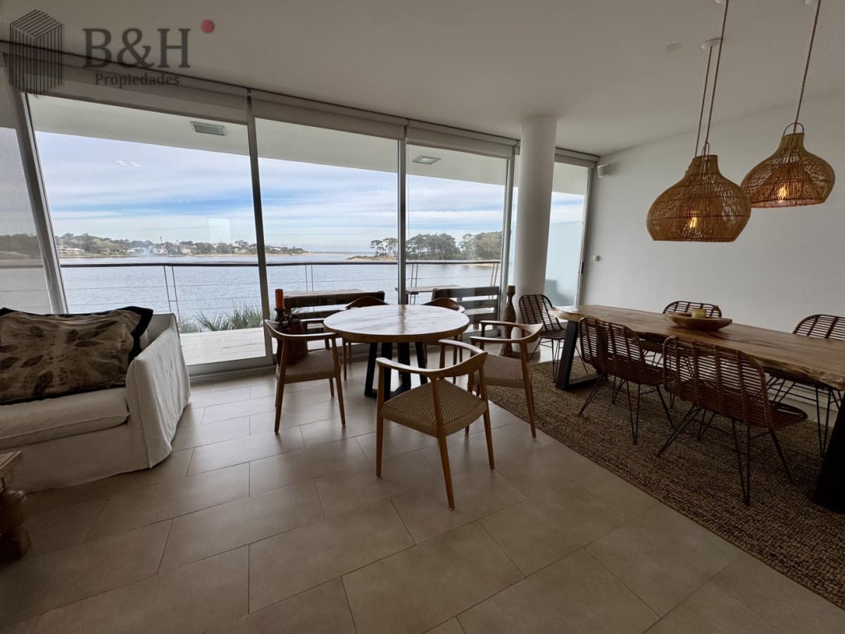 Apartamento en venta de 3 dormitorios en La Barra