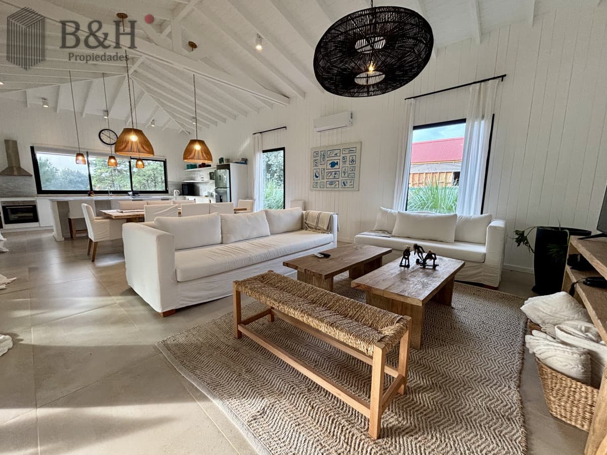 Casa en venta de 4 dormitorios en la Barra, Barrio Don Miguel