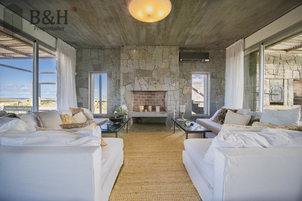 Casa en Venta, de 6 dormitorios, en Santa Monica, sobre el mar