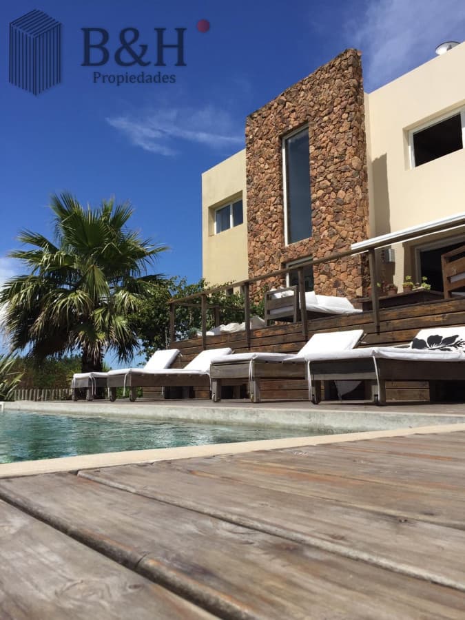 Espectacular Casa frente al mar en Santa Monica! En venta y alquiler temporal.