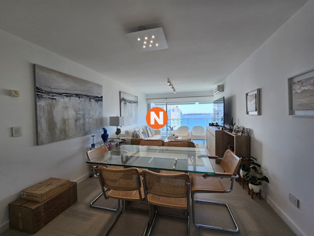 Venta apartamento de 2 dormitorios en playa Mansa, Gala Towe ...
