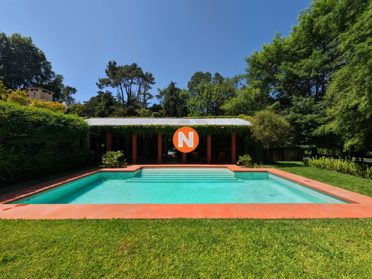 Casa en venta de 5 dormitorios en el Golf