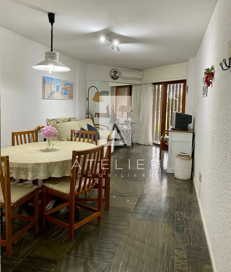 Apartamento de 2 dormitorios con 2 baños, terraza y cochera. Aidy Grill!