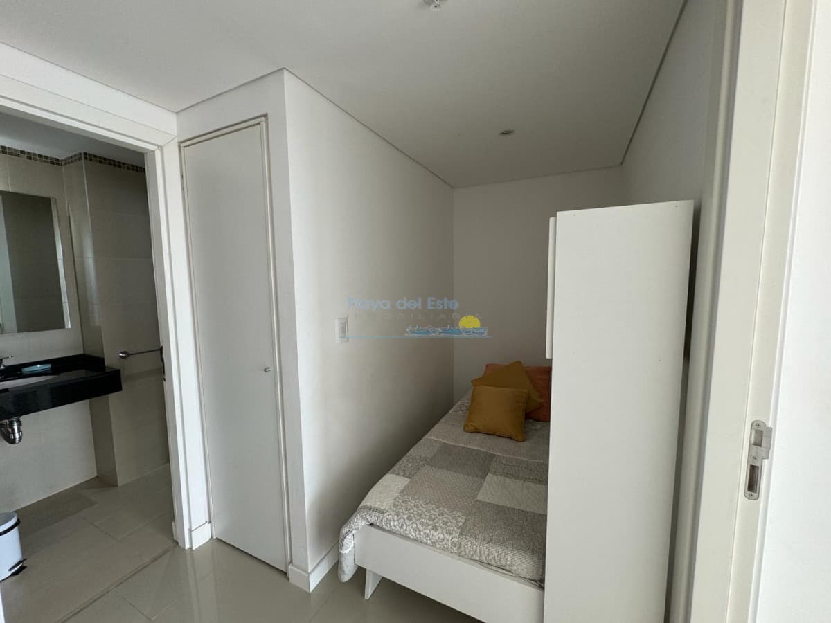 Apto 1 dorm, + plus y balcón  - Inmobiliaria Playa del Este