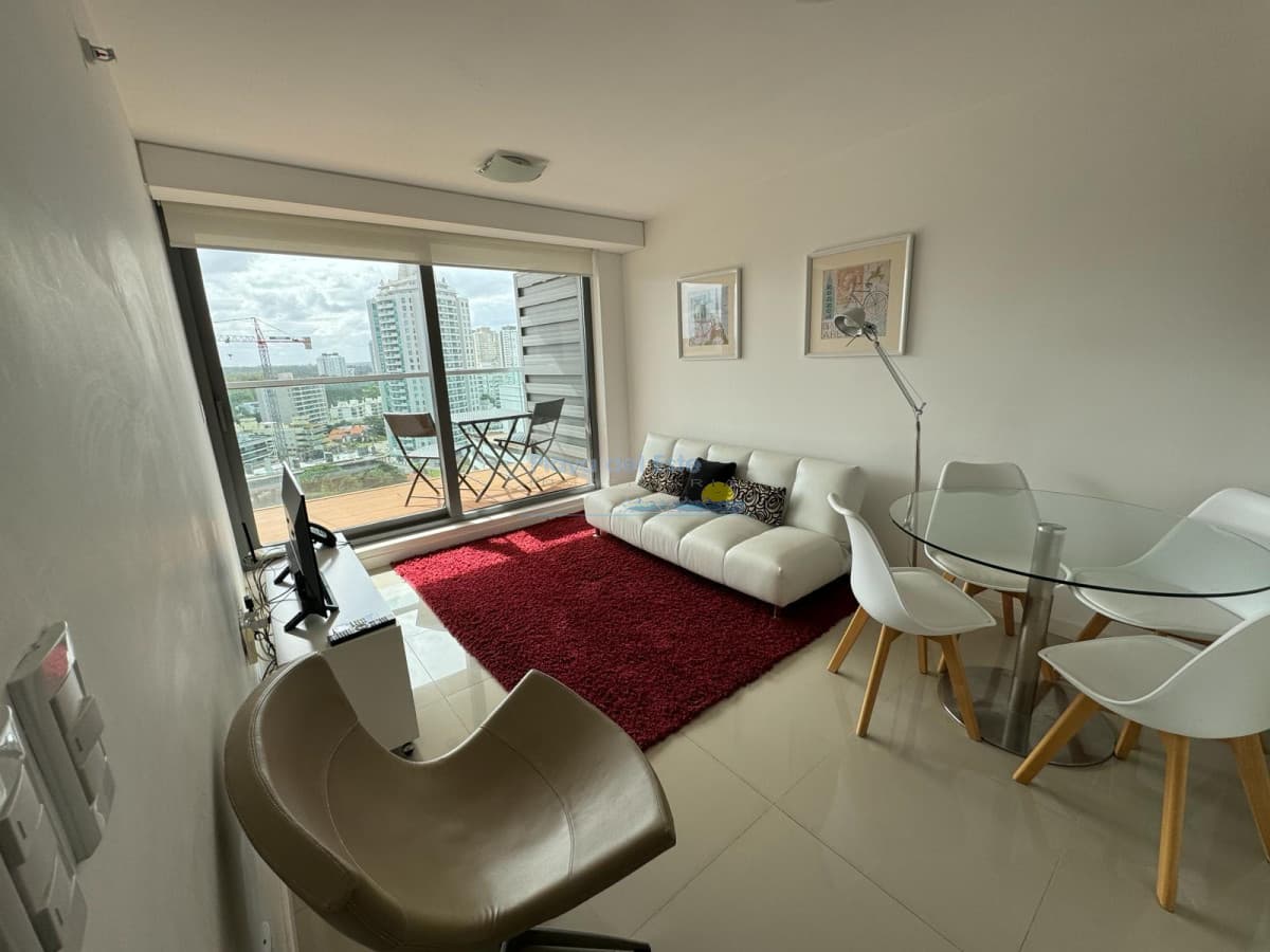 Apto 1 dorm, + plus y balcón  - Inmobiliaria Playa del Este