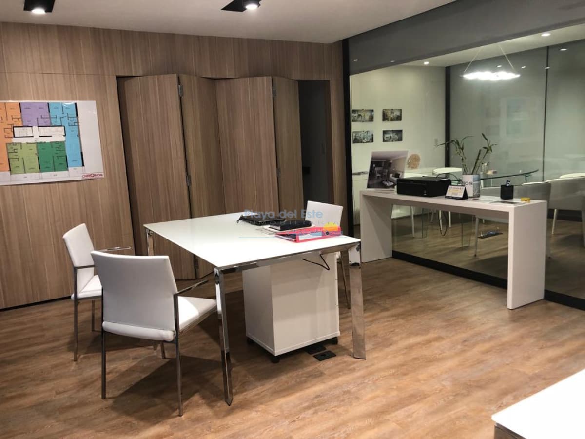 Gran Local Comercial Península - Inmobiliaria Playa del Este