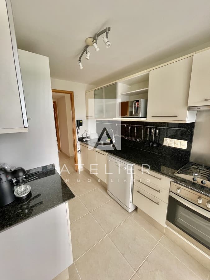 Apartamento en venta Playa Mansa  3 dormitorios