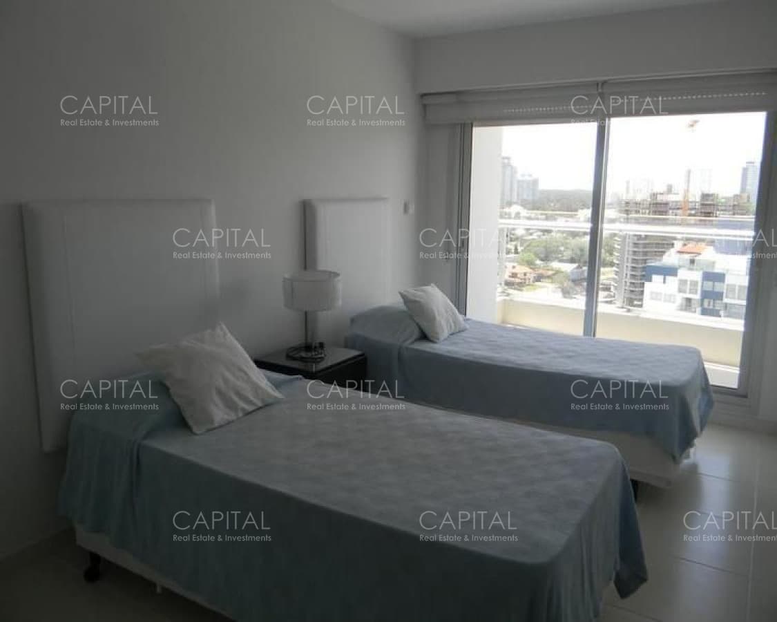 Season Tower Apartamento en venta Playa Mansa