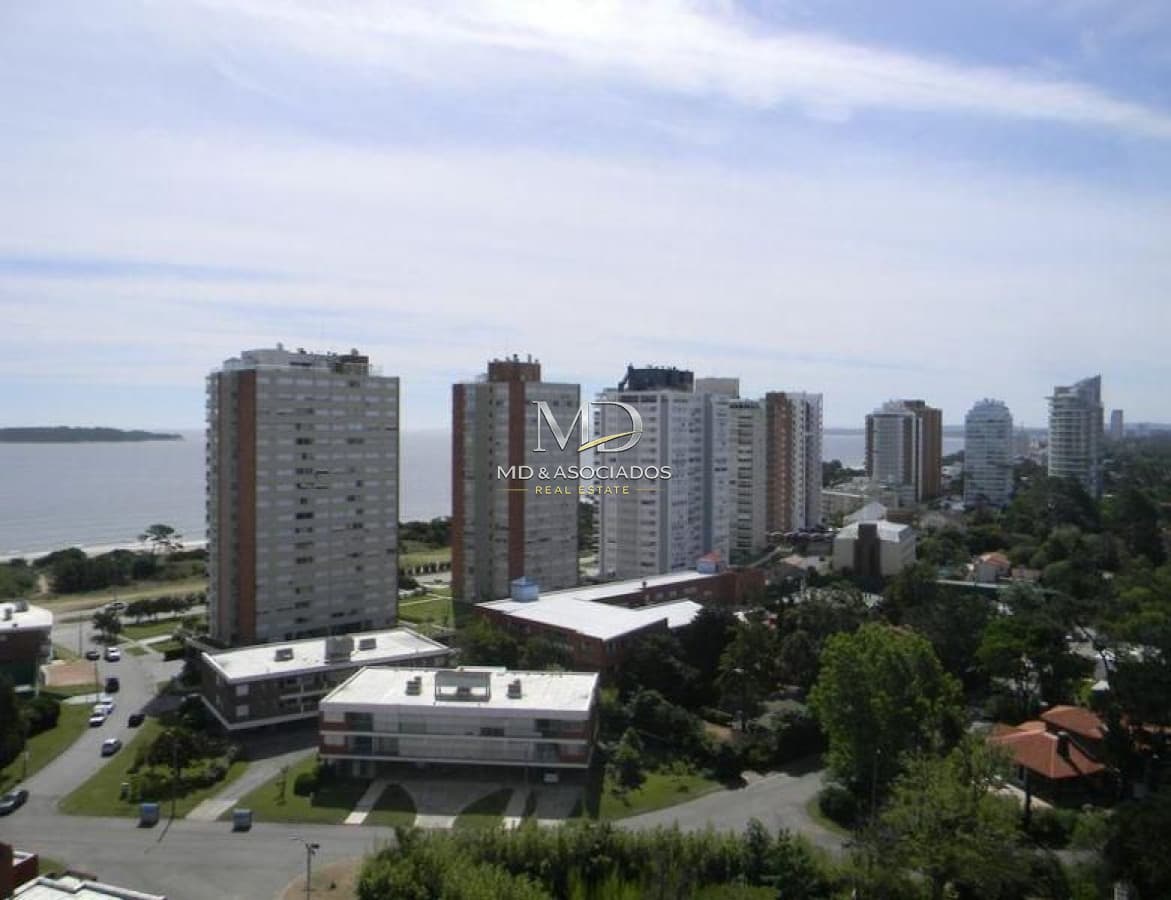 Muy lindo apartamento con vista al mar