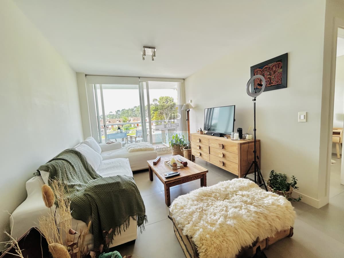 Apartamento 1 dormitorio y 2 baños con balcón Roosevelt - Punta del Este