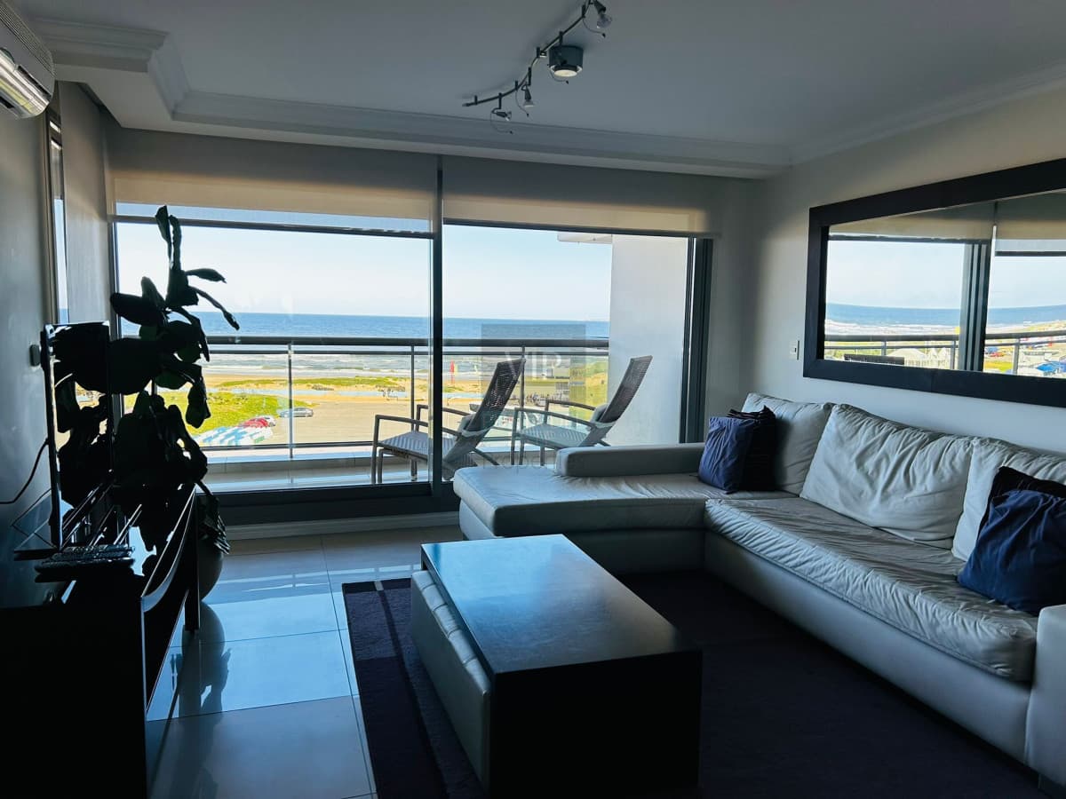 Alquiler apartamento de 3 dormitorios con vista al mar playa brava - Punta del Este