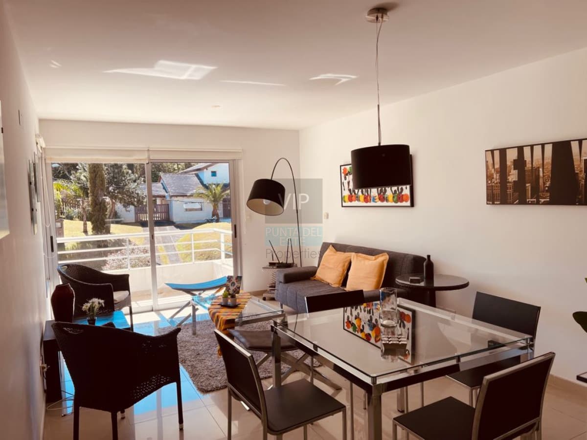 Vendo hermoso departamento de 1 dormitorio con balcón