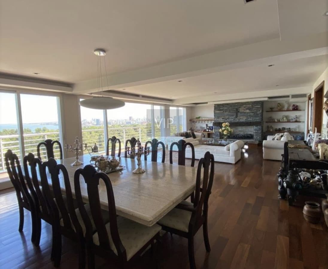 Venta Triplex 5 dormitorios Punta Carretas