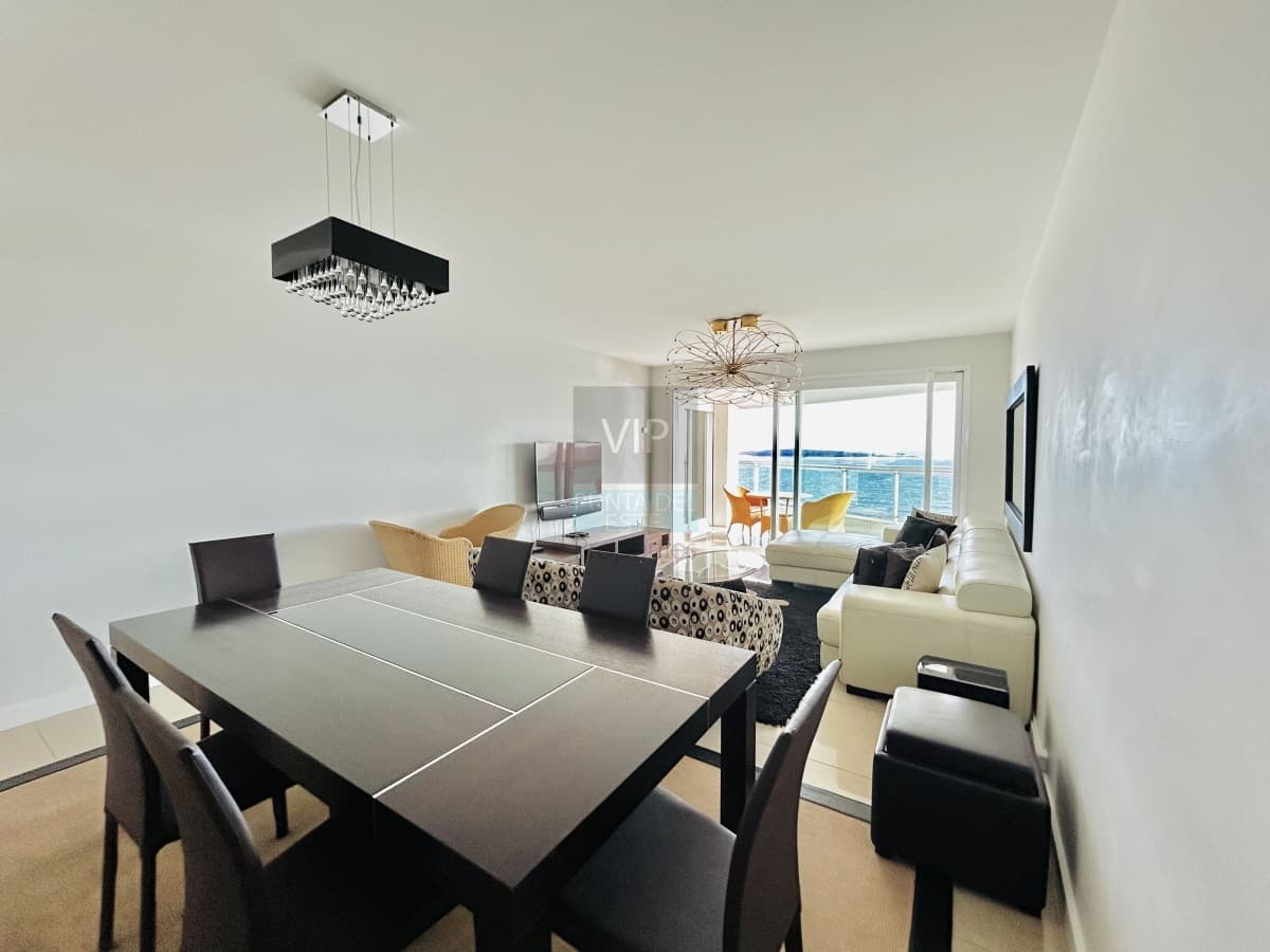 Alquiler apartamento 3 dormitorios con vista al mar Playa mansa - Punta del Este